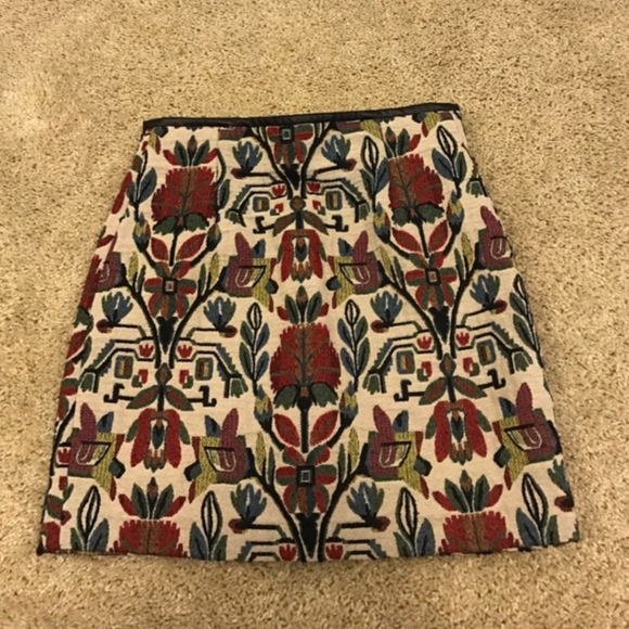 Zara Pattern Skirt - Picture 1 of 3